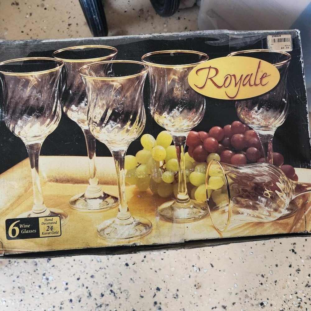 18 vintage wine glasses with handpainted 24k gold trim